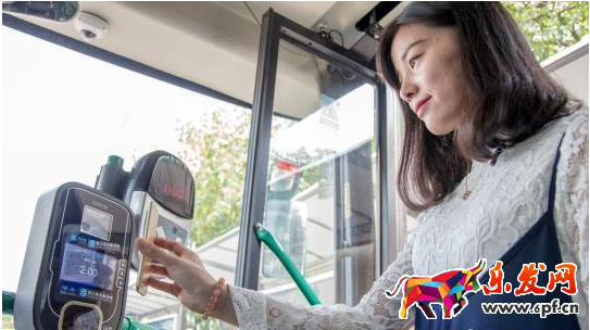 杭州公交車刷支付寶了!還有什么理由帶現金? 杭州公交車刷支付寶了!還有什么理由帶現金?